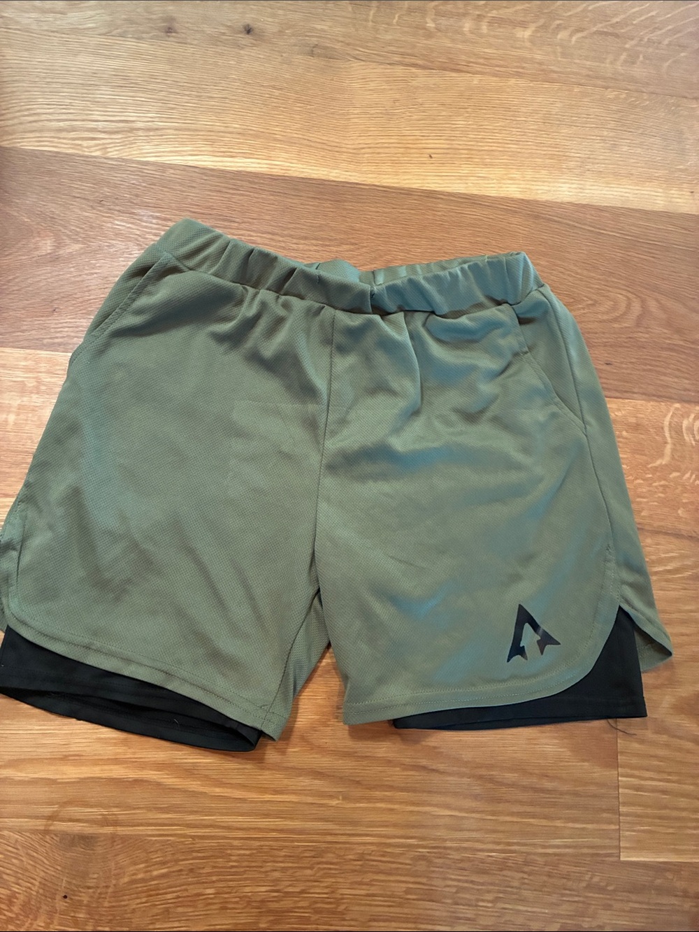 Men's Apex Olive Green Athletic Shorts with Built-In Liner. Men’s L